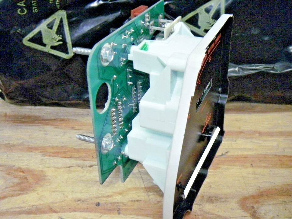 Velocímetro/odómetro kilómetros Massey Ferguson 0-4000 PCB=9973853F Foto 3 de 4