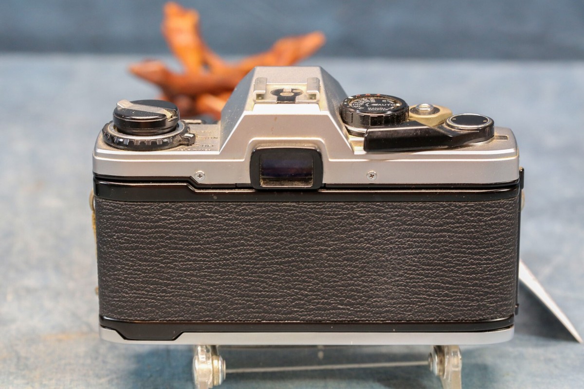 オリンパスOM 10 +ZUIKO AUTO-ZOOM 35~70mm1:4 OLYMPUS OM-10 FC w/ OM Systems Zuiko Auto-Zoom 35-70mm 4.0