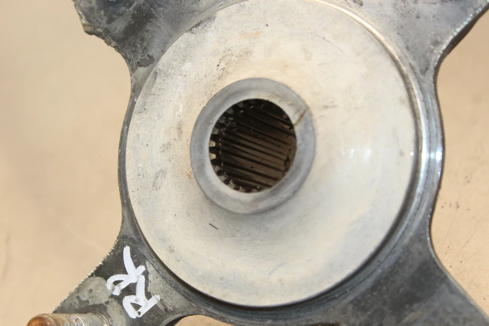 Suzuki Quadrunner 250 LTF250 1990 2x4 rueda trasera buje derecho T789 Foto 4 de 4