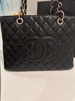 CHANEL Authentic Caviar GST 13