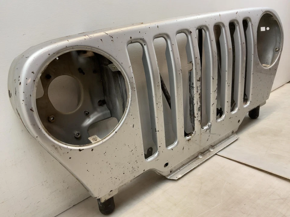 Jeep TJ Wrangler OEM Front Grille Shell Bright Silver PSB 1998 1999-2006 065243 - Image 4 of 4