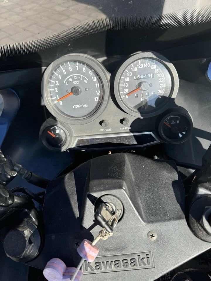 Kawasaki GPZ 750 R Bj. 1986 - Bild 2 von 4