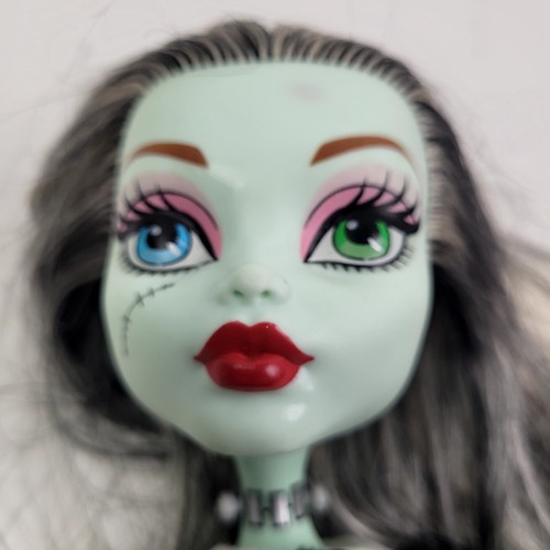 Monster High 17 inch Frightfully Tall Frankie Stein Doll with Clothes & Shoes - Picture 4 of 10