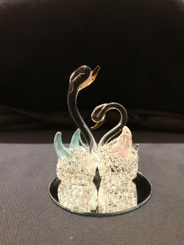 Hand Blown Spun Glass Miniature Pair of Swans on Mirrored Base Figurine - Picture 5 of 9