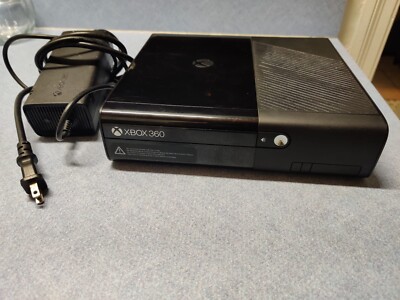 Xbox 360 E 320GB + Controller