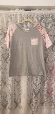 Flora T-Shirt Size Medium