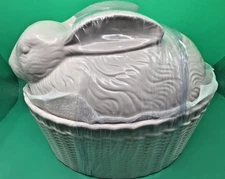 Martha Stewart  9" Stoneware Sculpture  Bunny Covered Oval Baker