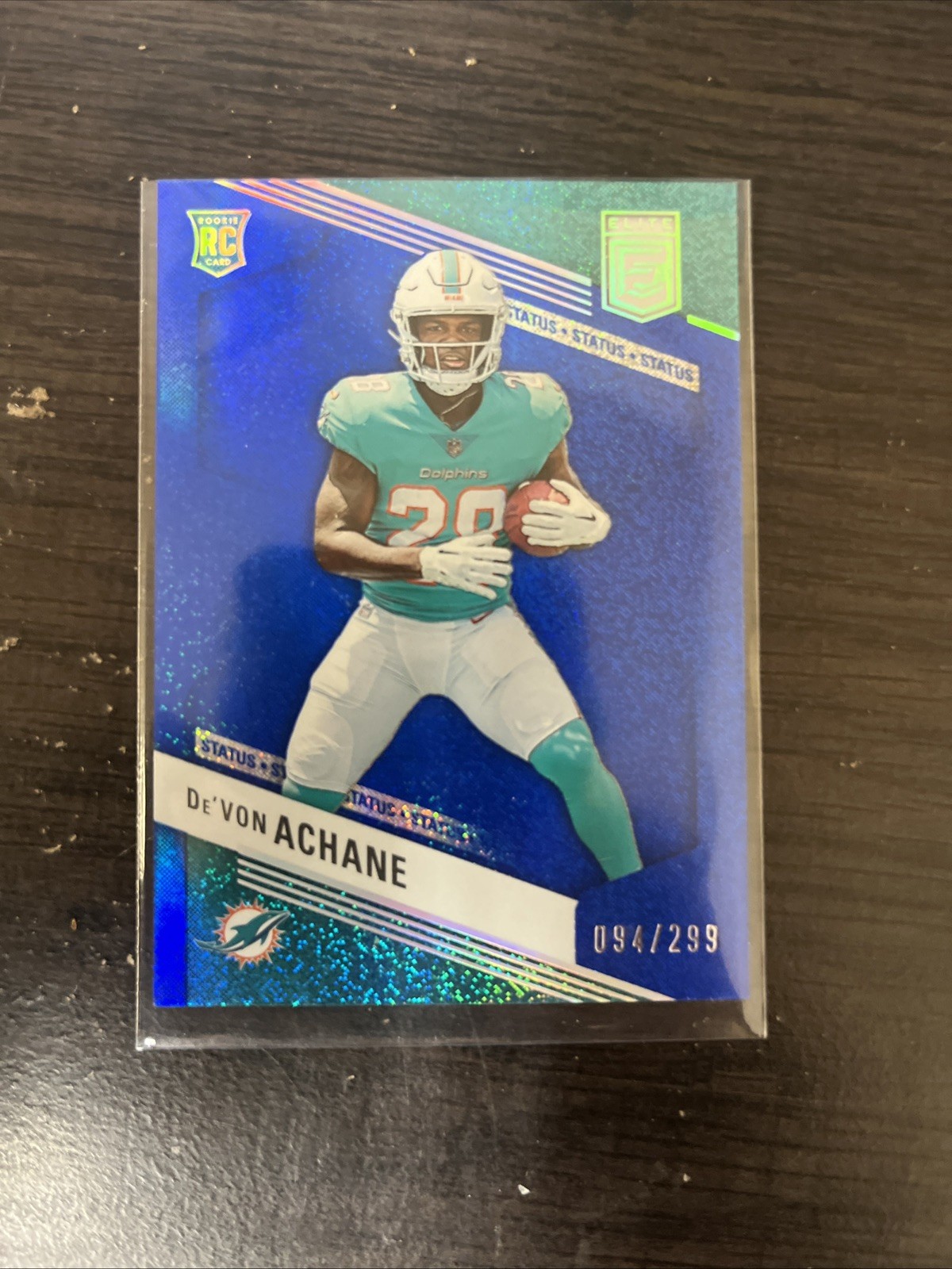 2023 PANINI DONRUSS ELITE De'VON ACHANE ROOKIE STATUS BLUE SPARKLE 113/299 RC