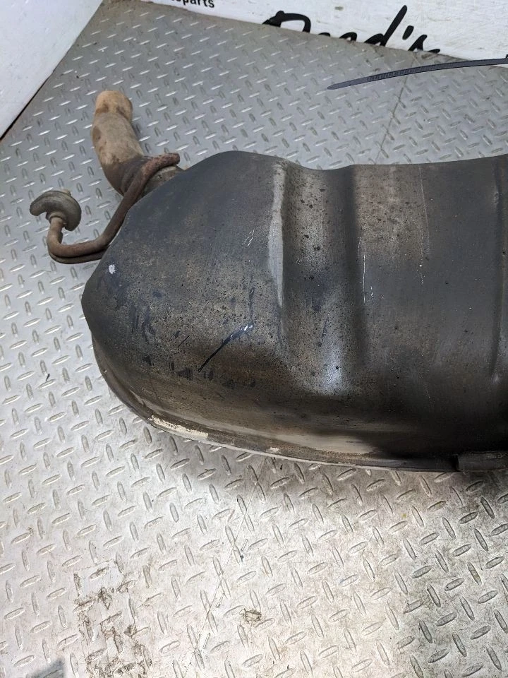 Dodge Journey 2012-2016 3,6 L tracción delantera sistema de escape trasero izquierdo silenciador 1162585 Foto 3 de 4