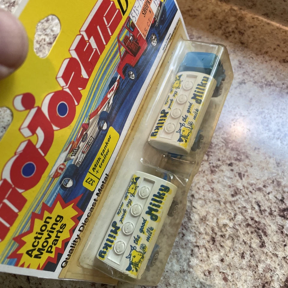 Camión cisterna de leche Majorette doble remolque hecho en Francia 1/67 #327  Foto 2 de 4