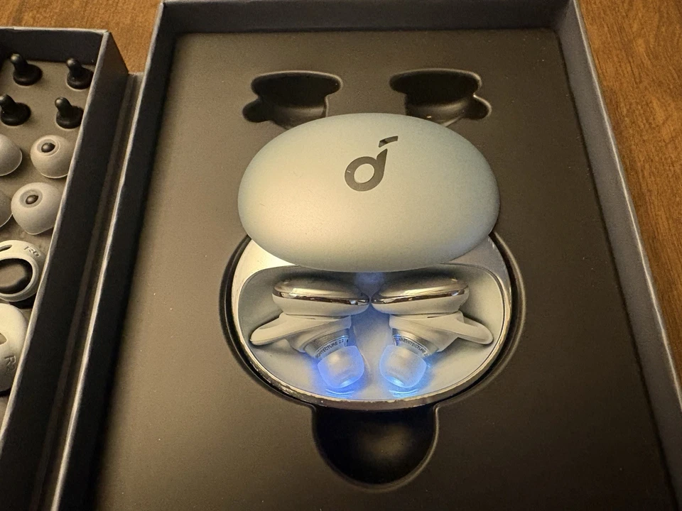 Auriculares Anker Soundcore Liberty 3 Pro plateados con estuche de carga y caja original Foto 3 de 4