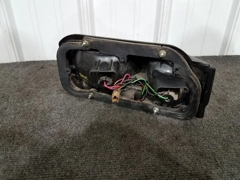 1990-95 Nissan Axxess Drivers Left Tail Light *GRADE B* - Image 3 of 4