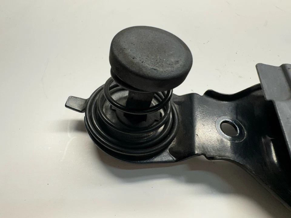 03-09 PAR DE BLOQUEO SUPERIOR CAPÓ DELANTERO MERCEDES-BENZ E320 A2118800360 OEM Foto 4 de 4