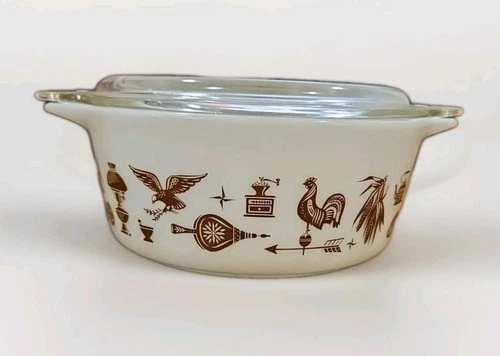 Vintage PYREX Early American #472 1.5 Pint Casserole Dish with Lid