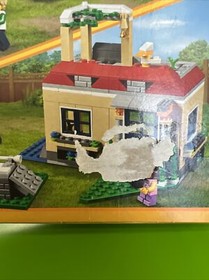 LEGO 31067 Modular Poolside Holiday Creator New in Box SOME BOX DAMAGE