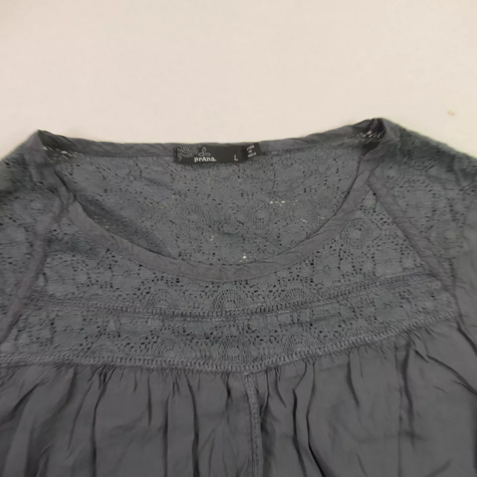 Prana Shirt Womens Large Long Sleeve Button Front Gray Crew Neck - Image 2 of 4
