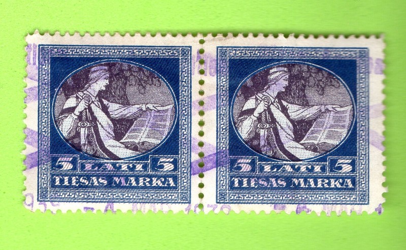 LATVIA PAIR TIESAS COURT FEE REVENUE STAMP 5 LATI WMK REVERSE SWASTIKA 591