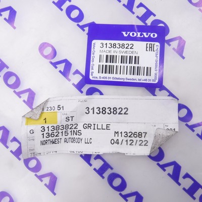 OEM Volvo 31383822 Front Right Outer Grille 31383822 for 2016-2019  