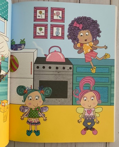 Lola the Lollipop Fairy Paper Dolls Dolly Dress Up Book 400 Stickers VERY GOOD - Imagen 5 de 14