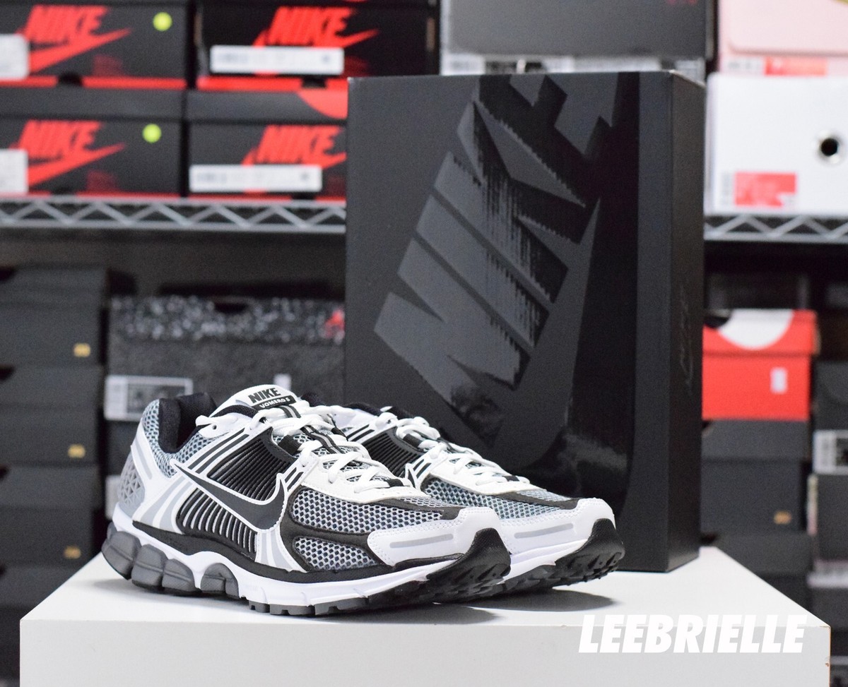 靴 NIKE ZOOM VOMERO 5 Nike Zoom Vomero 5 SE SP Men's Shoes. Nike.com