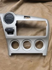 2009-2012 Toyota Matrix Pontiac Vibe Radio Trim Bezel w/ Vents Oem