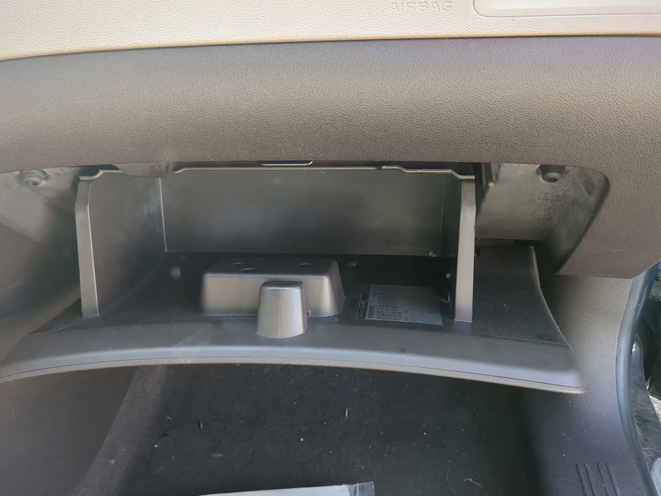 Chevrolet Malibu 2009 guantera de pasajero compartimento de almacenamiento QDWCM Foto 2 de 2