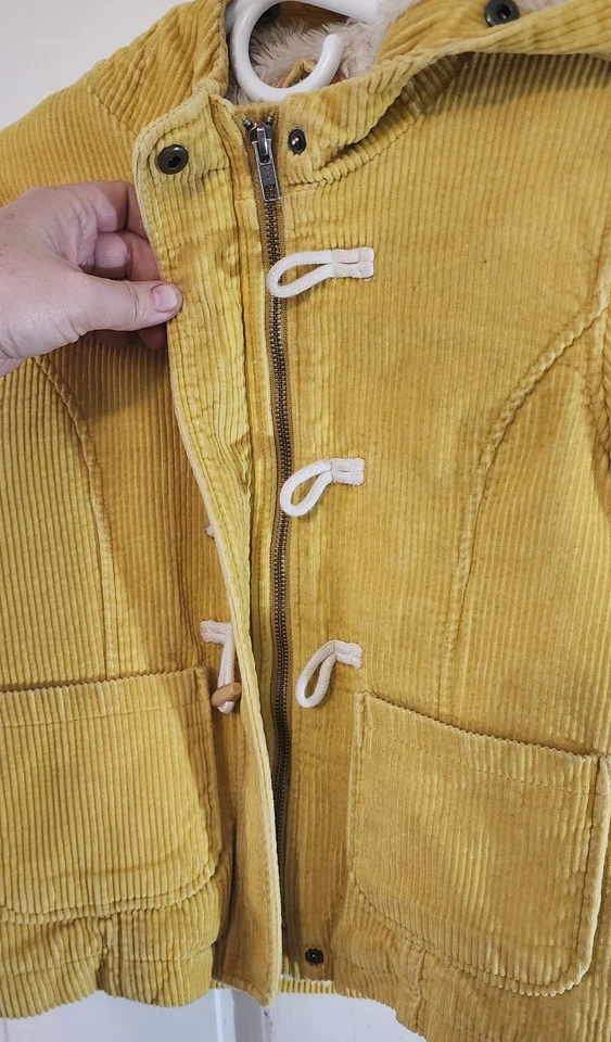 Abrigo de pana Mini Boden Sherpa forrado amarillo mostaza 7-8 años Foto 3 de 4