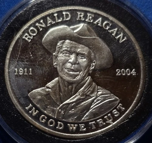 A Ronald Reagan Peace Through Strength 1 oz Silver Round .999 Fine BU