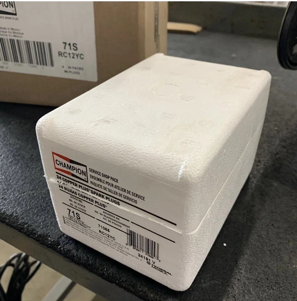 Paquete de 24 bujías Champion RC12YC 71S Copper Plus - NUEVO/ENVÍO GRATUITO Foto 4 de 4