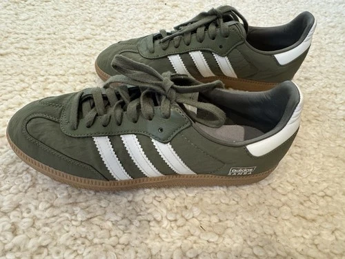 Size Men’s 6.5, Women’s 8- Adidas Samba OG Focus Olive Gum