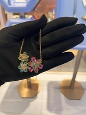 NEW Swarovski Three-Flower Pendant Necklace Choker for Women