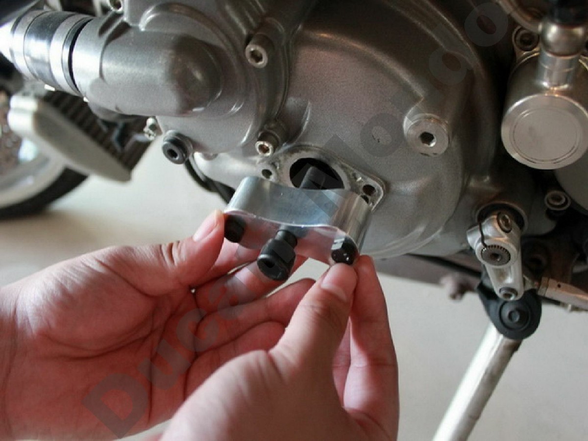 Generator alternator cover removal tool by JMP Tools for Ducati