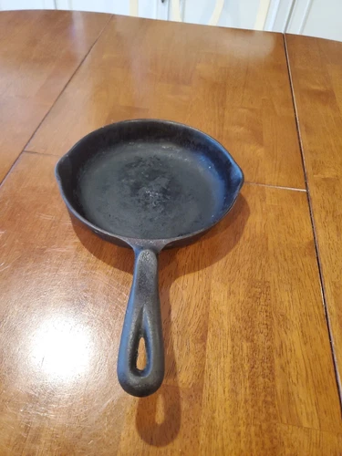 VINTAGE CAST IRON WAGNER O ORIGINAL 1891 MADE IN U.S.A. 8 INCH SKILLET