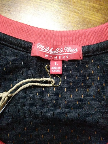 Mitchell Ness Portland Trail Blazers 1991-92 CLYDE DREXLER Women SWINGMAN Jersey - Picture 6 of 8