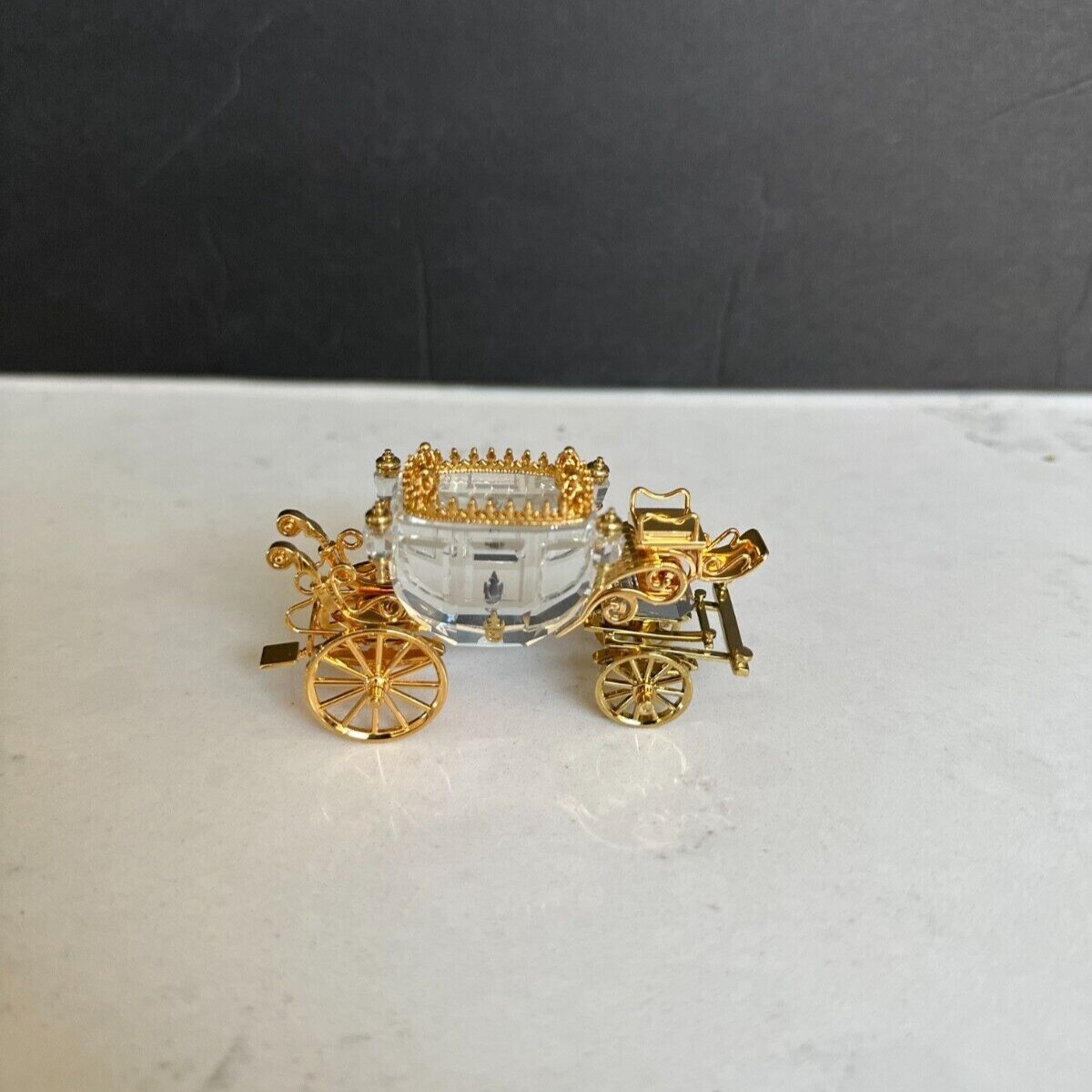 A◇SWAROVSKI スワロフスキー 置物 機関車 Amazon.co.jp: スワロフスキー 機関車 クリスタル 思い出の置物