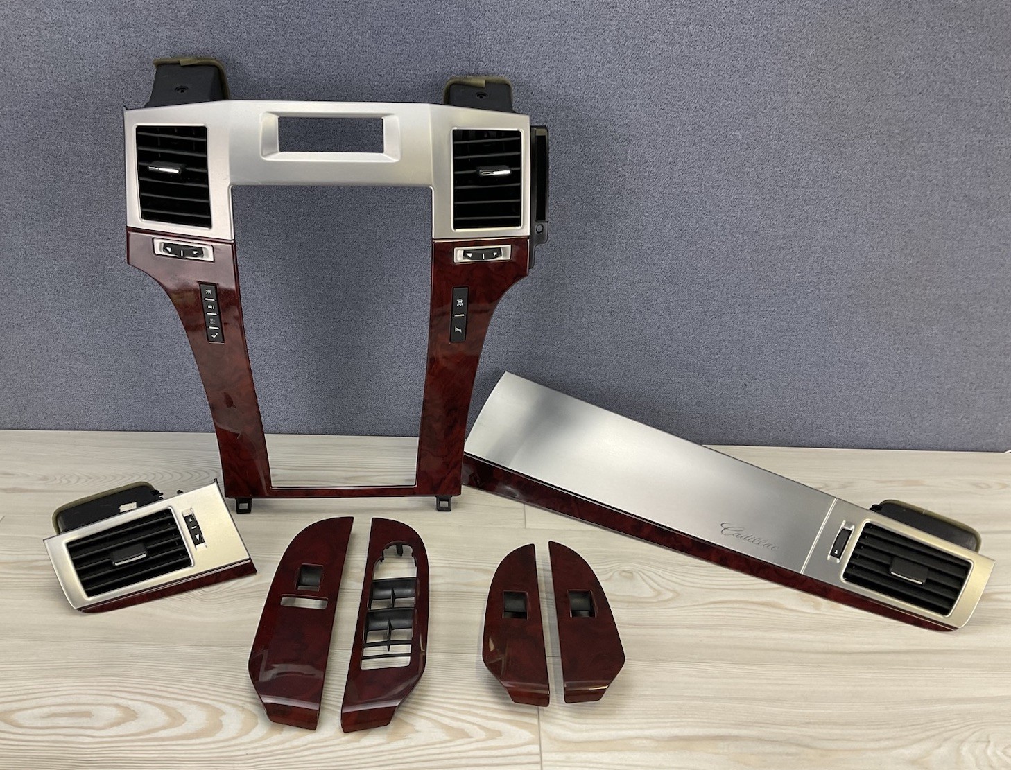 🟢2007-2014 Cadillac Escalade Radio, Dash Vent & Window/Lock Switch Trim Bezel