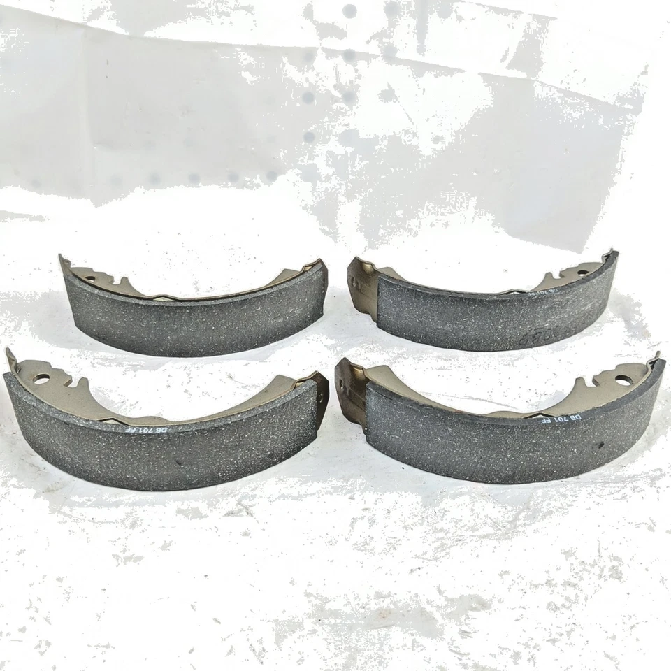 Zapatas de freno de tambor trasero Lucas Girling BS306 para Nissan Sentra 1982 de colección nuevas en stock Foto 2 de 4