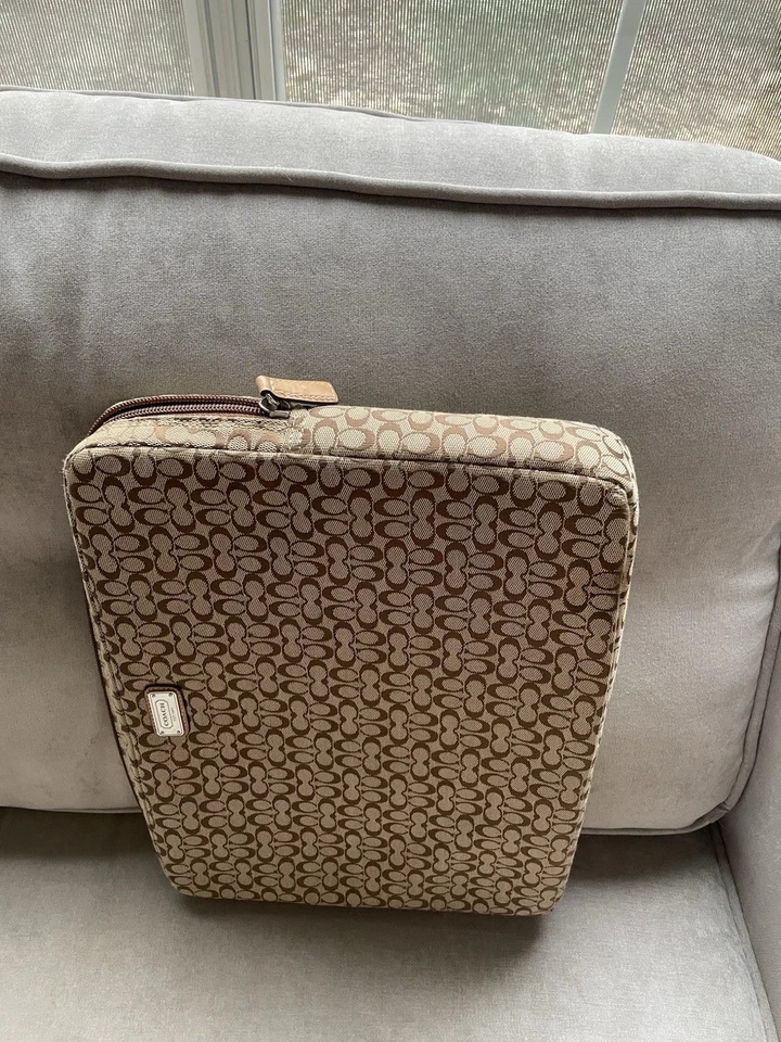 Coach Signature Jacquard Tan and Brown Computer Zip Sleeve Bag Clutch - Image 4 of 4