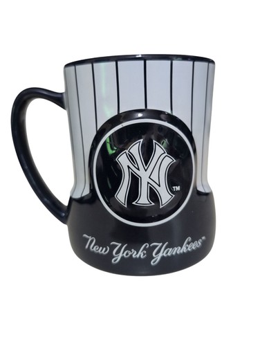 New York Yankees Pinstripe MLB 16oz Coffee Mug Cup Boelter Brand 2011 Flawless