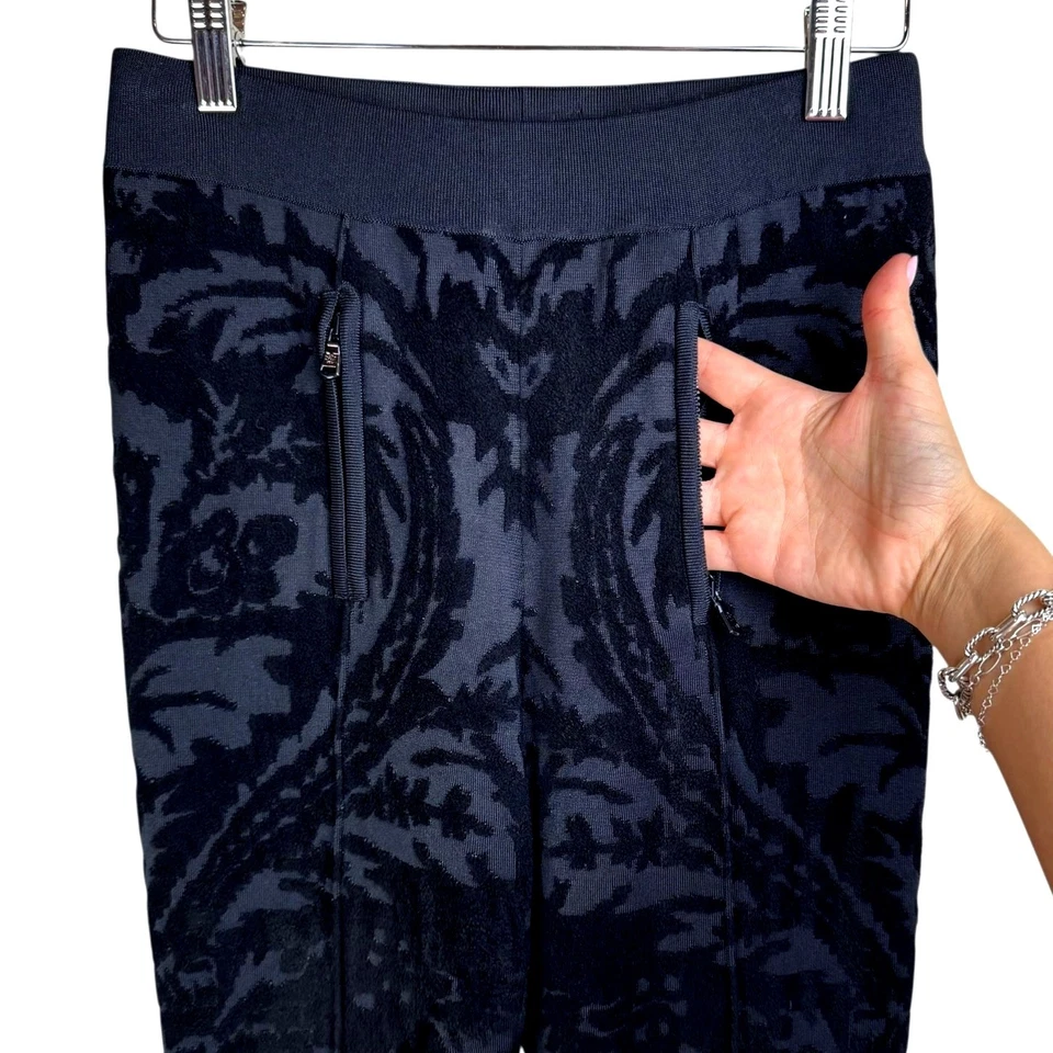 Calça social Ralph Lauren feminina S roxa etiqueta elástica cintura fina veludo floral - Imagem 2 de 4