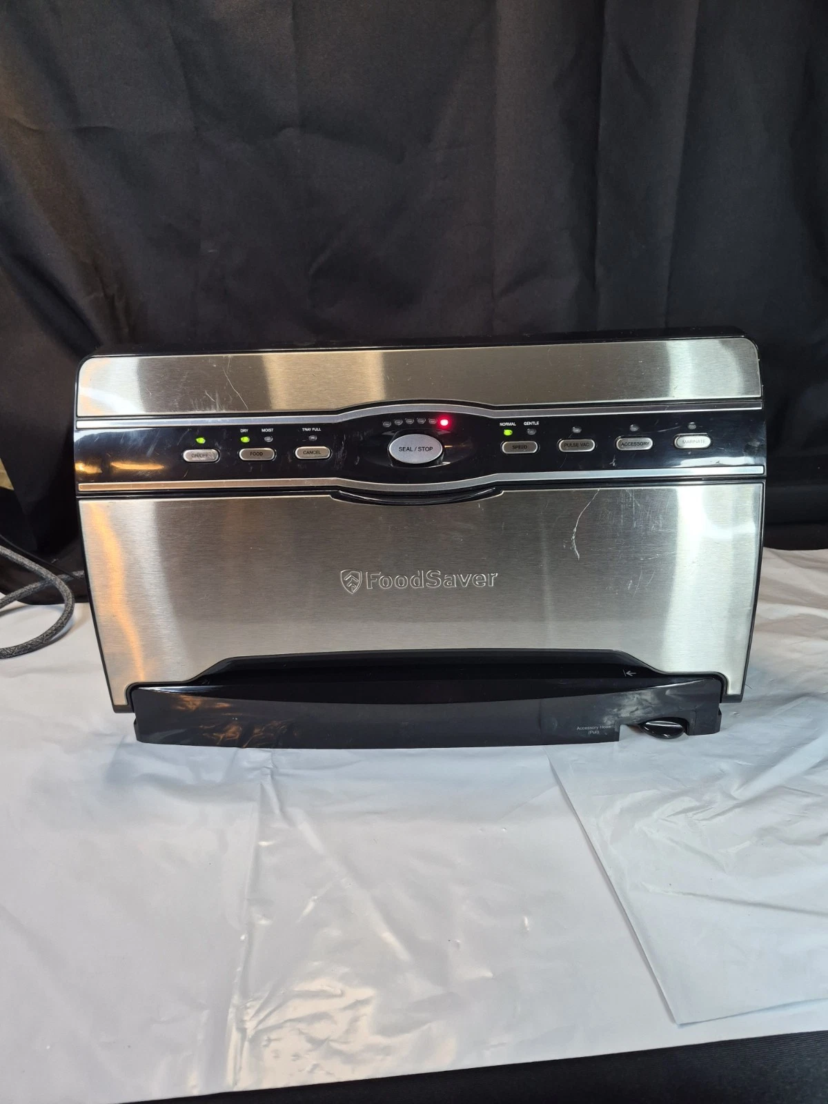 Vacuum Sealer Stainless FoodSaver Model V3880 Stainless Steel With Bags!! Works