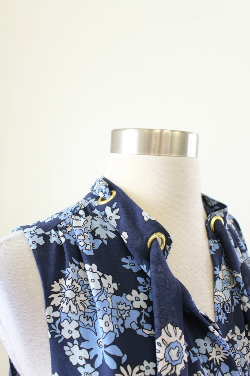 NWT Michael Kors Blue Floral Tie Neck Pussybow Shift Dress Size M Spring Button