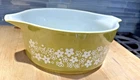 Vintage Pyrex CRAZY DAISY/SPRING BLOSSOM Casserole Dish 2.5 Qt #475 USA