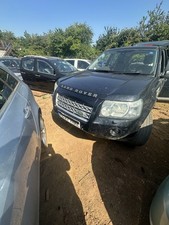 Landrover Freelander 2007/2010 Front Bumper Black With The Grill And Fog Light