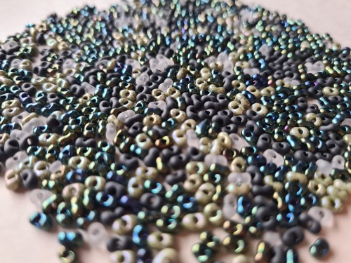 Farfalle Rocaille Glasperlen, oliv schwarz grau, Schmetterlingsperlen 4mm 1640 - Bild 1 von 6