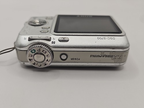 Sony Cyber-Shot DSC-S700 7.2MP - Picture 4 of 6