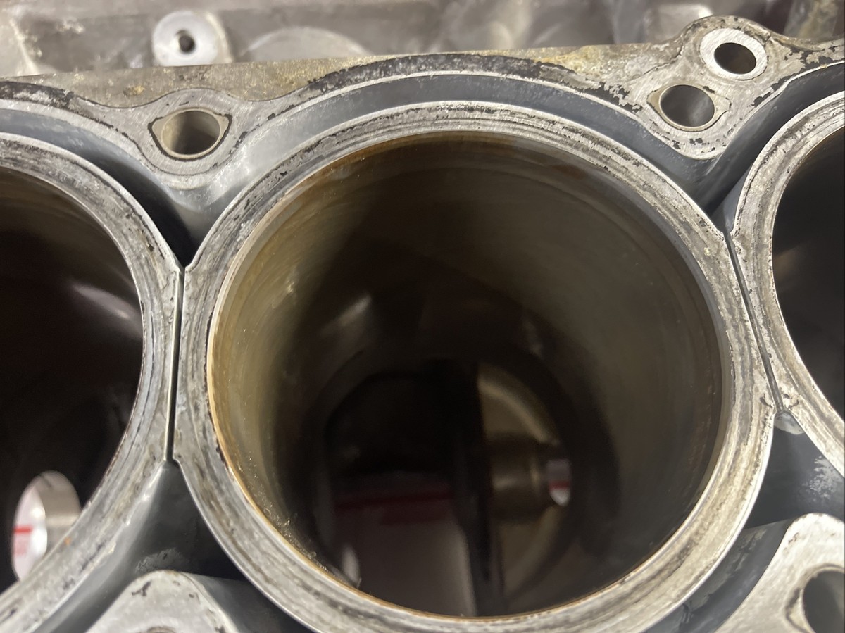 2008 Infiniti G37 370z VQ37VHR 3.7 RWD BARE Engine Cylinder