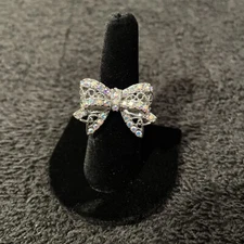 JLo BOWTIE Silvertone Presidium Tested Tourmaline Style Stones RING Size 6 1/2