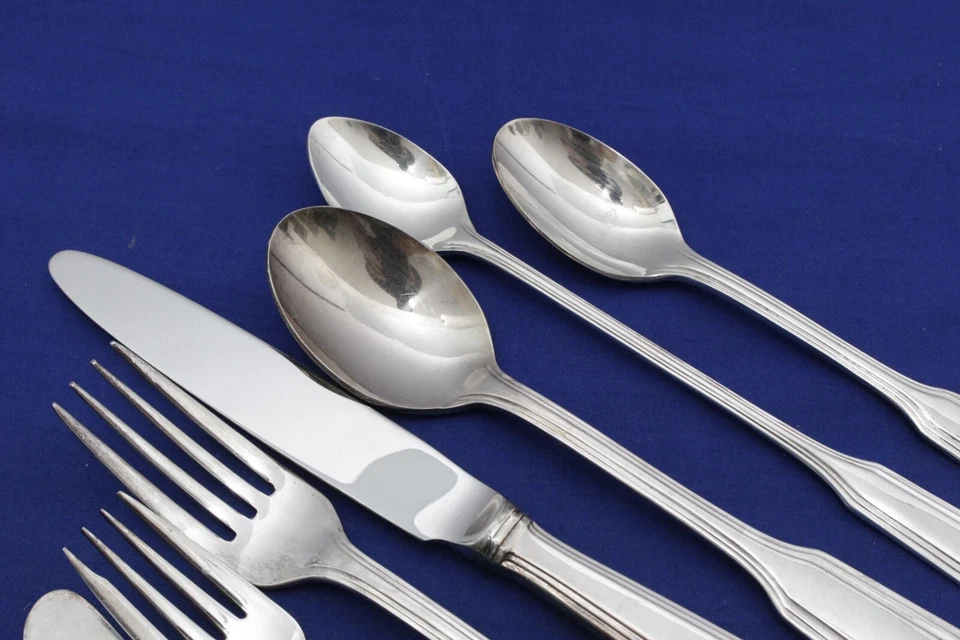 AJUSTES DE LUGAR DE 8 PIEZAS DE CUBIERTOS "DECO" RETONEAU PLATEADO 18-0 STAILNESS Foto 3 de 4