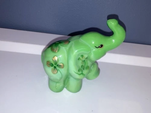 FENTON GLASS 2008 FOOT UP CHAMELEON GREEN ELEPHANT FIGURINE HP COPPER CLOVER